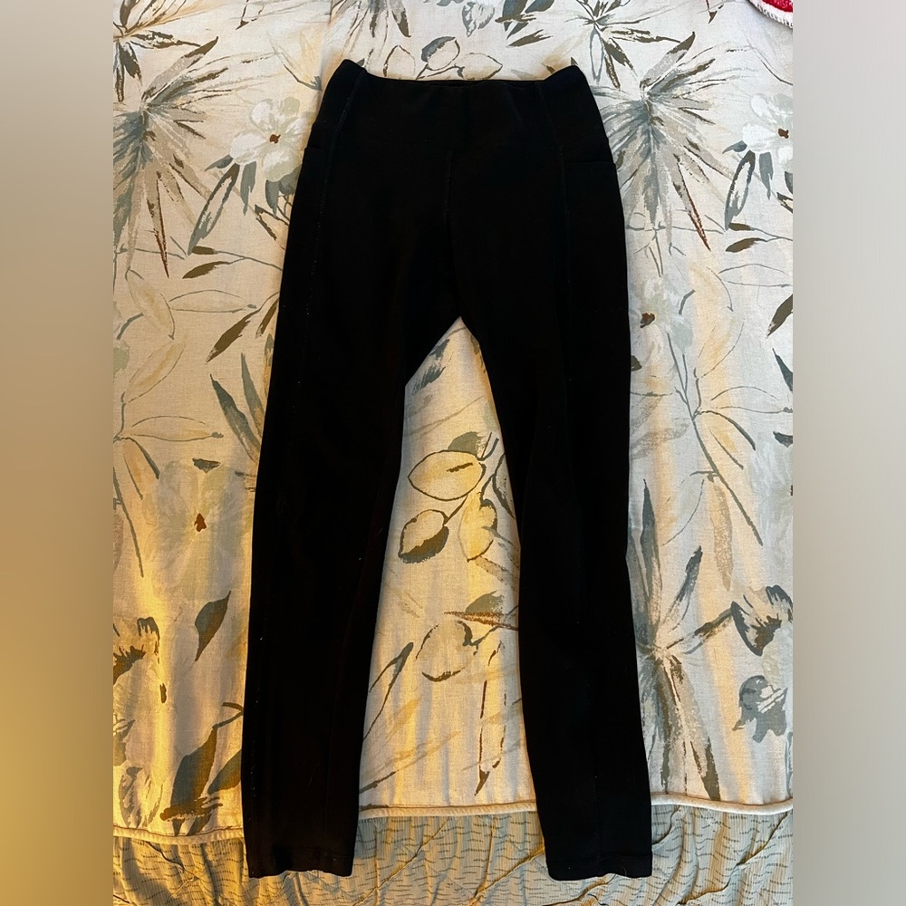 Black leggings with pockets